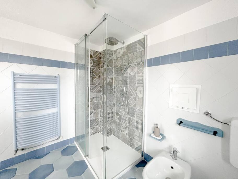 Elegante Mansarda 300Mt Dal Mare - Centro - Wifi Savona Exterior foto