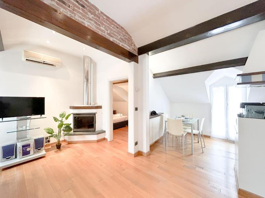 Elegante Mansarda 300Mt Dal Mare - Centro - Wifi Savona Exterior foto